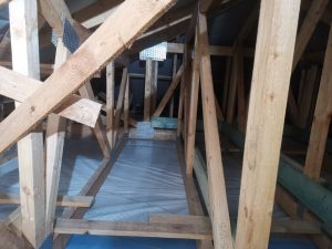 Zateplení střechy - Ekoizolace - ekologické foukané izolace