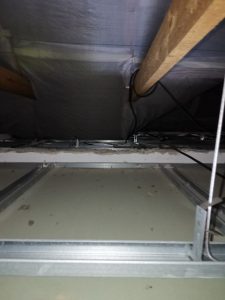 Zateplení sádrokartonového stropu - Ekoizolace - foukané izolace