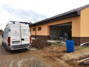 Zateplení vazníkové střechy Plzeň 2022 - Ekoizolace - ekologické foukané izolace