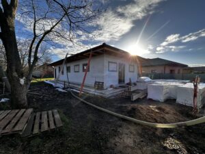 Zateplení vazníkové střechy - Ekoizolace - foukané izolace